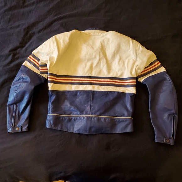 Authentic Dainese 2-Piece Vintage Leather Motorcycle Suit - Made in Italy - Picture 6 of 16